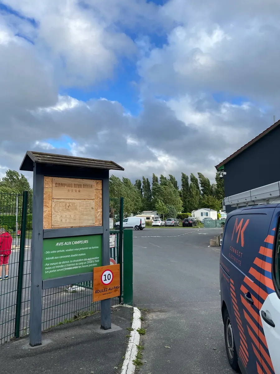 Intervention MK Connect à l'entrée du camping d'Ouistreham, un week-end d'août