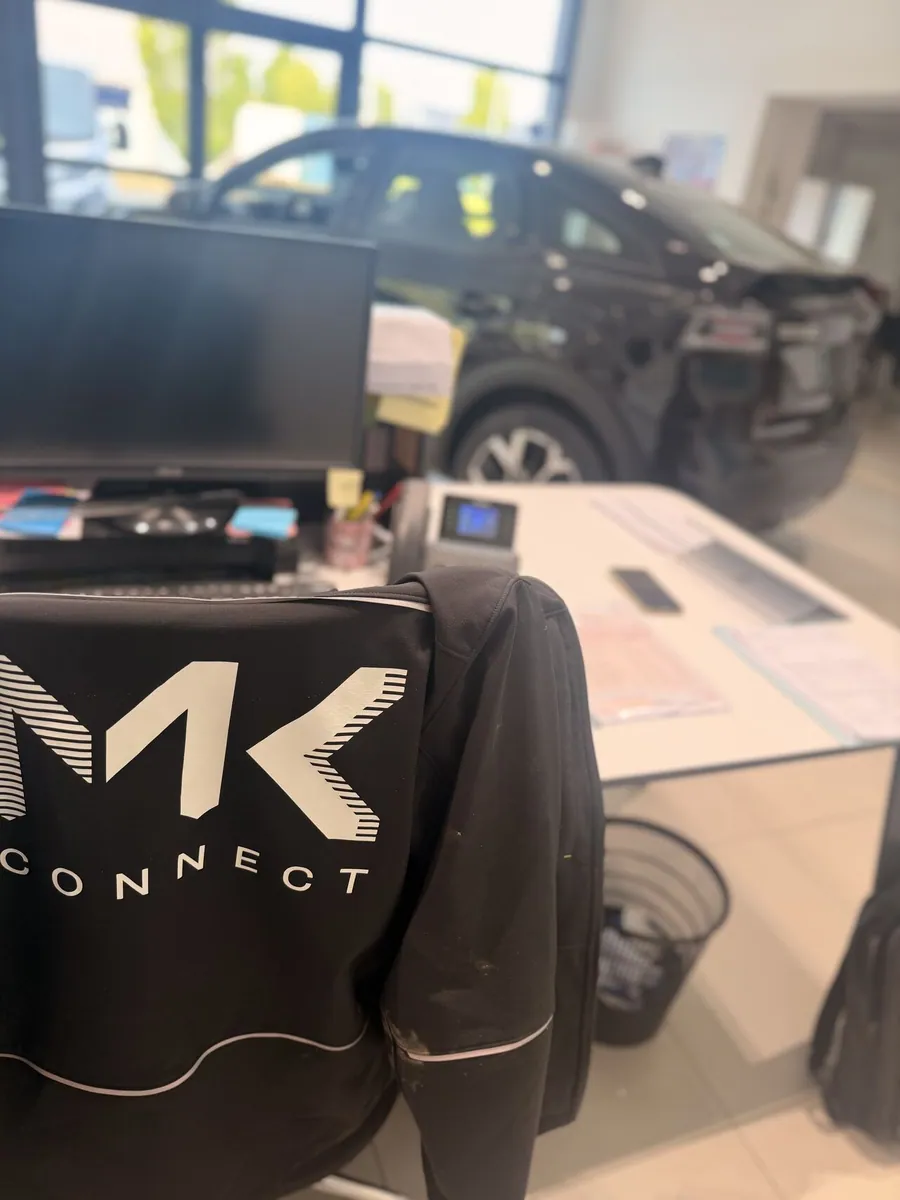 Intervention MK Connect dans l'atelier du garage automobile