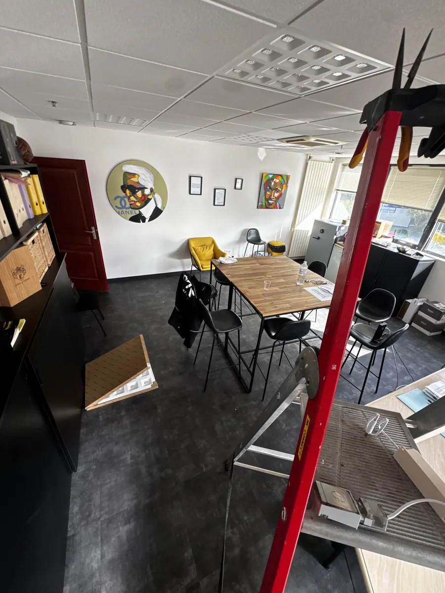 Intervention MK Connect de remplacement des luminaires par des dalles LED