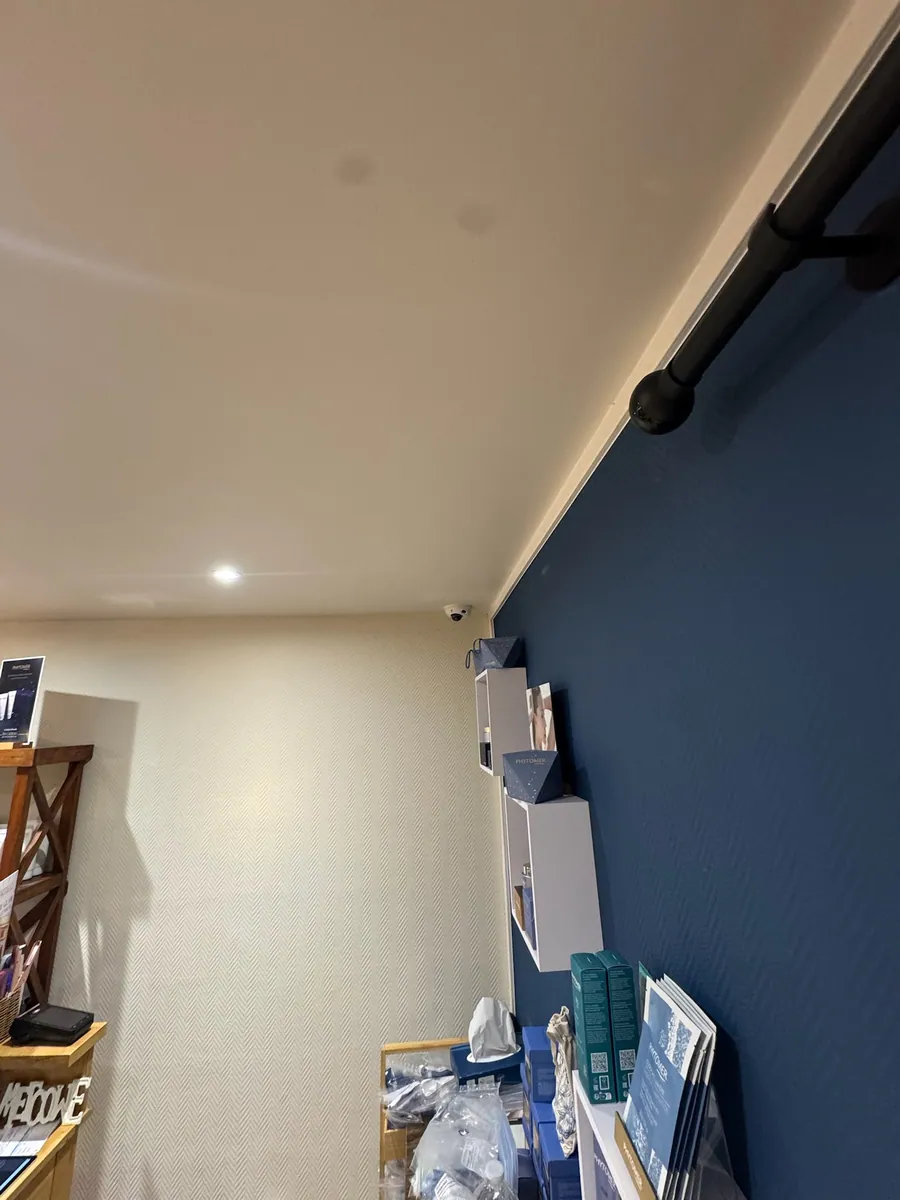 Intégration de la vidéosurveillance dans l'espace de vente du salon